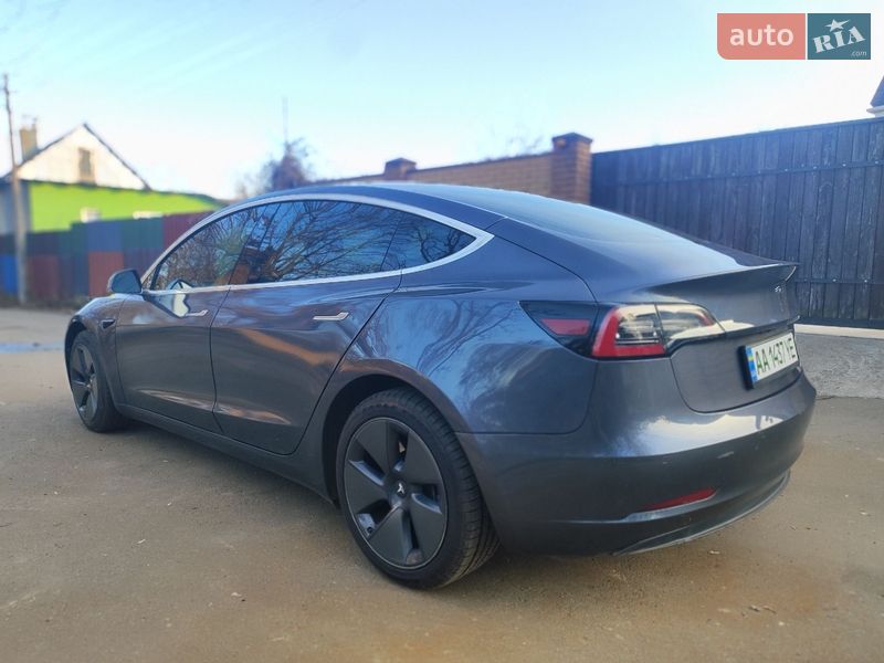Седан Tesla Model 3 2020 в Киеве