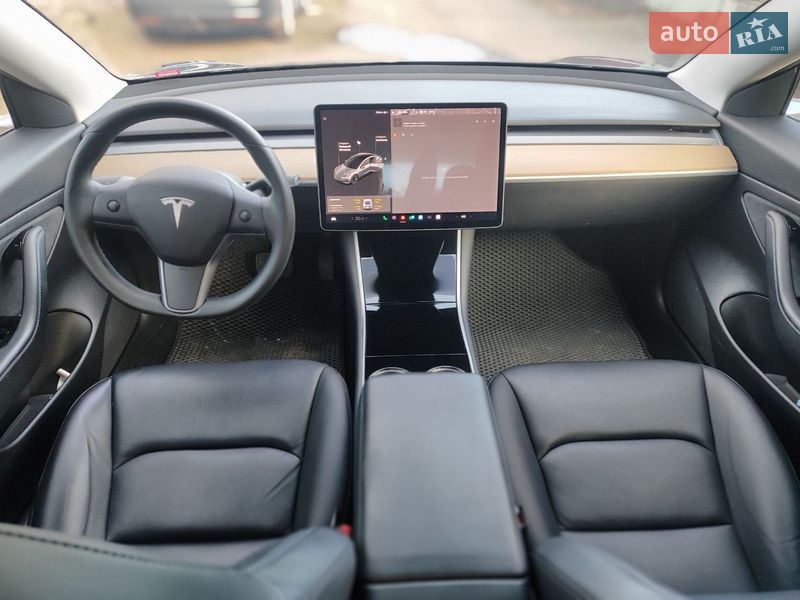 Седан Tesla Model 3 2020 в Киеве