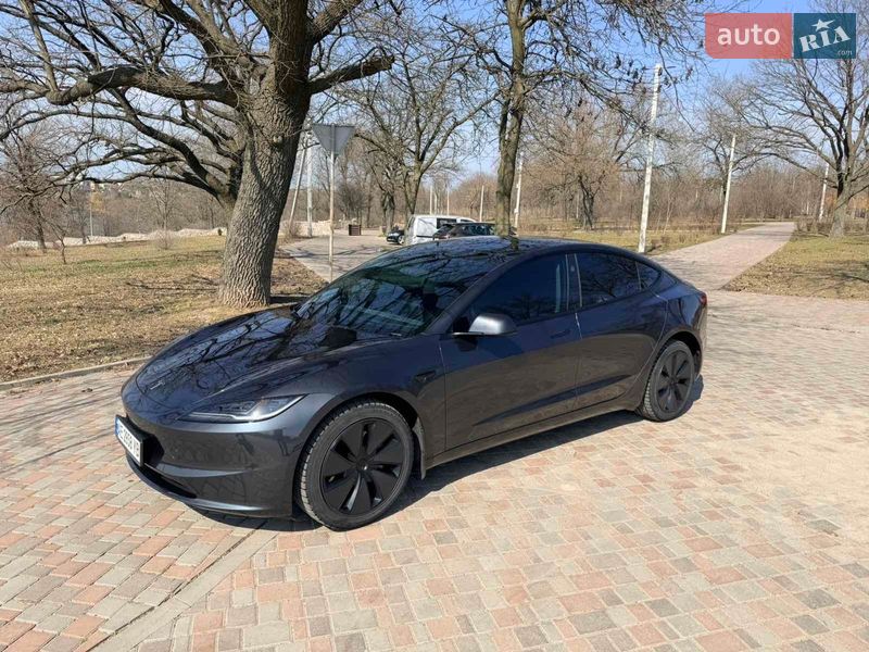 Седан Tesla Model 3 2024 в Кропивницькому