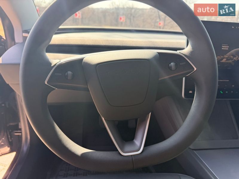 Седан Tesla Model 3 2024 в Кропивницькому