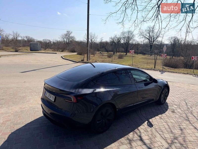 Седан Tesla Model 3 2024 в Кропивницькому