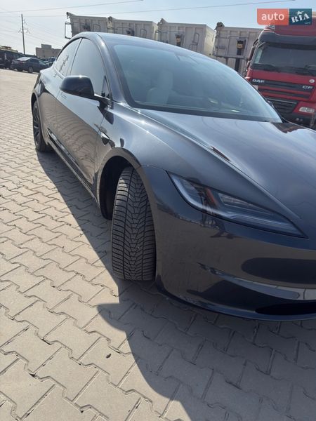 Седан Tesla Model 3 2025 в Києві