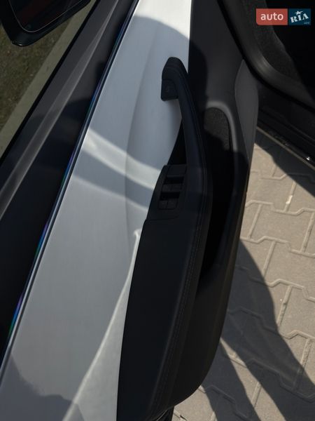Седан Tesla Model 3 2025 в Києві