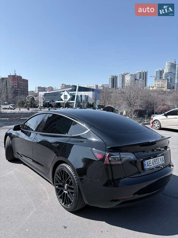 Седан Tesla Model 3 2019 в Днепре