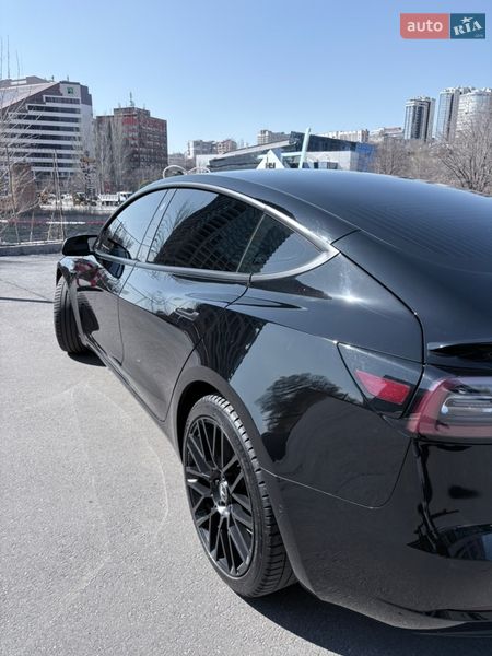 Седан Tesla Model 3 2019 в Днепре