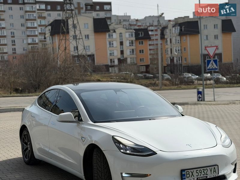Седан Tesla Model 3 2019 в Хмельницком