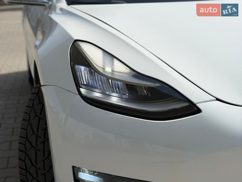 Седан Tesla Model 3 2019 в Хмельницком