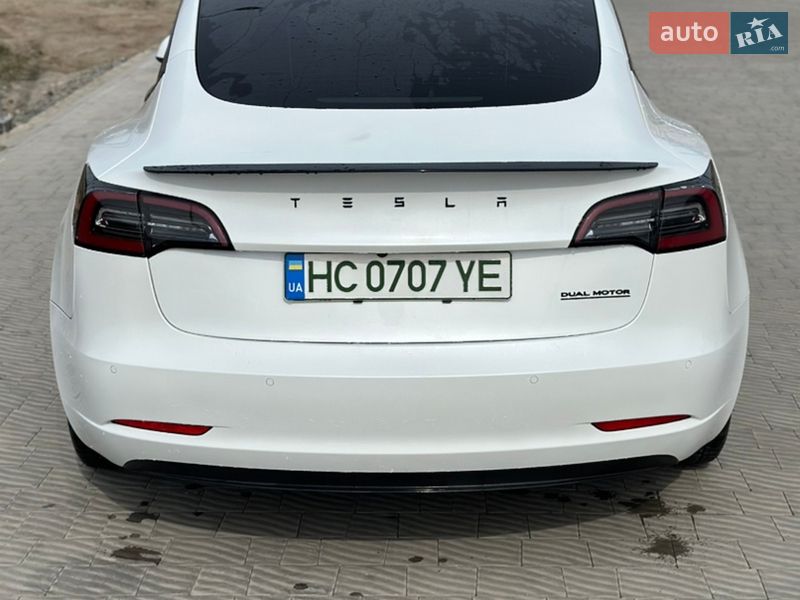 Седан Tesla Model 3 2022 в Яворове