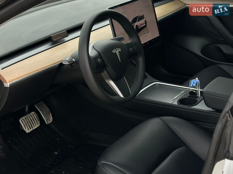 Седан Tesla Model 3 2022 в Яворове