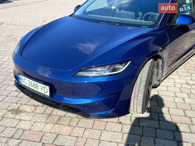 Седан Tesla Model 3 2024 в Львові