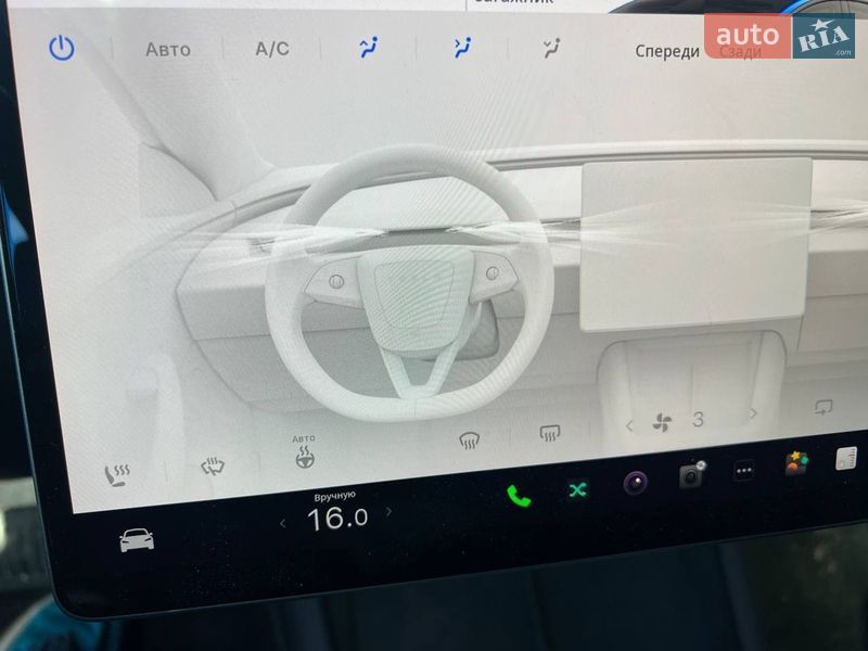 Седан Tesla Model 3 2024 в Львові