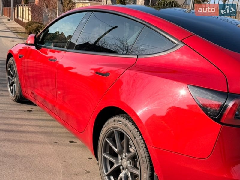 Седан Tesla Model 3 2022 в Виннице