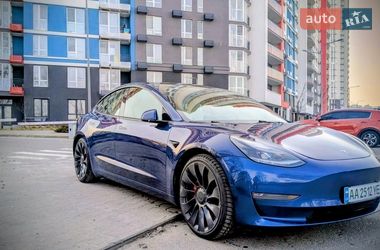 Седан Tesla Model 3 2021 в Києві