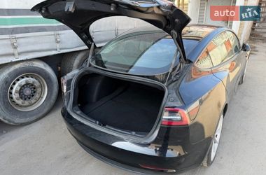 Седан Tesla Model 3 2021 в Киеве