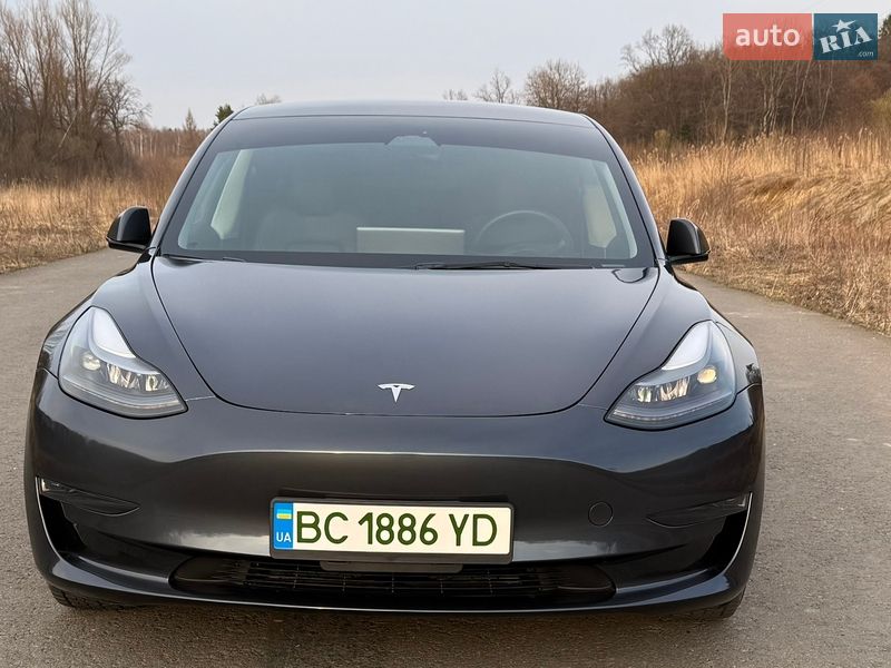 Седан Tesla Model 3 2023 в Трускавце