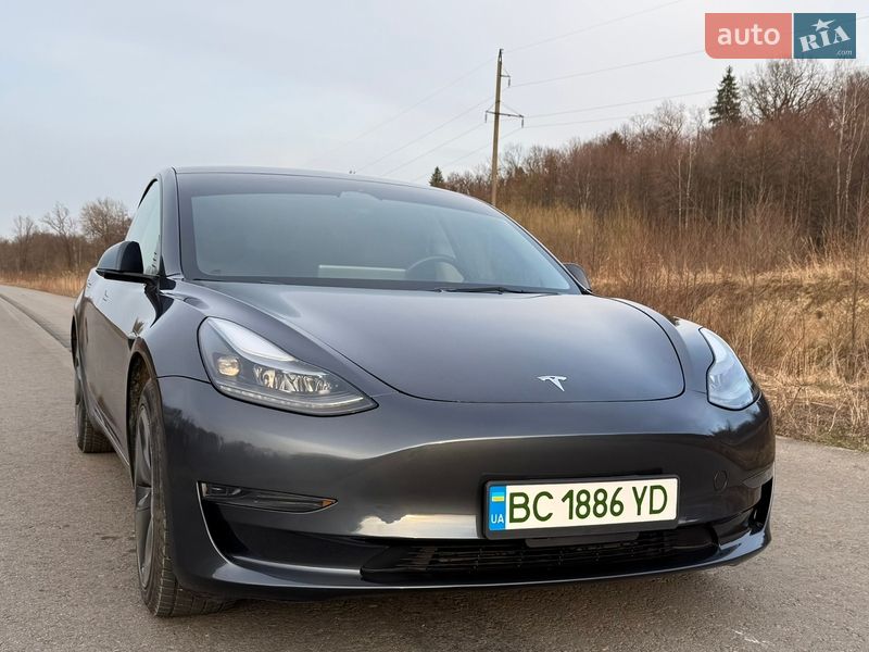 Седан Tesla Model 3 2023 в Трускавце
