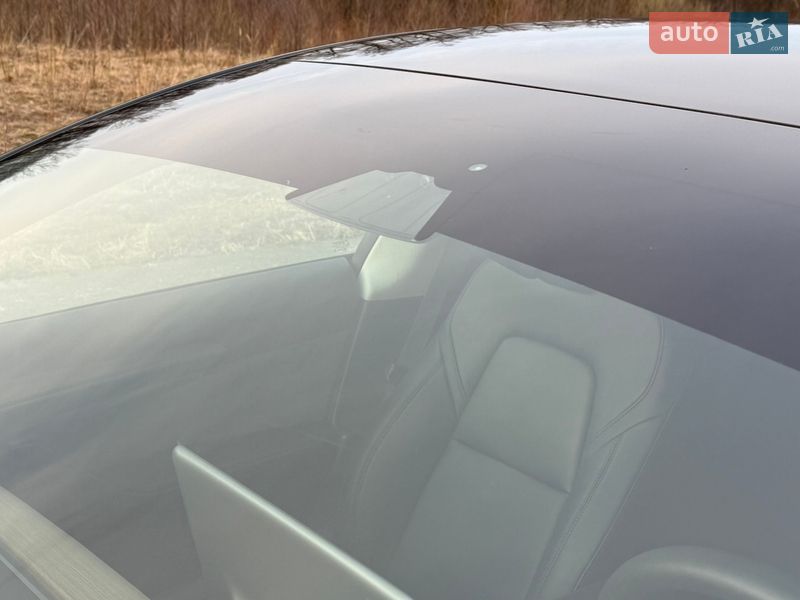 Седан Tesla Model 3 2023 в Трускавце