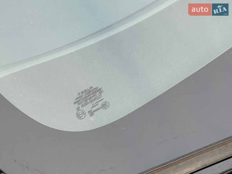 Седан Tesla Model 3 2023 в Трускавце