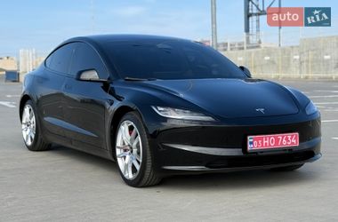 Седан Tesla Model 3 2024 в Одесі