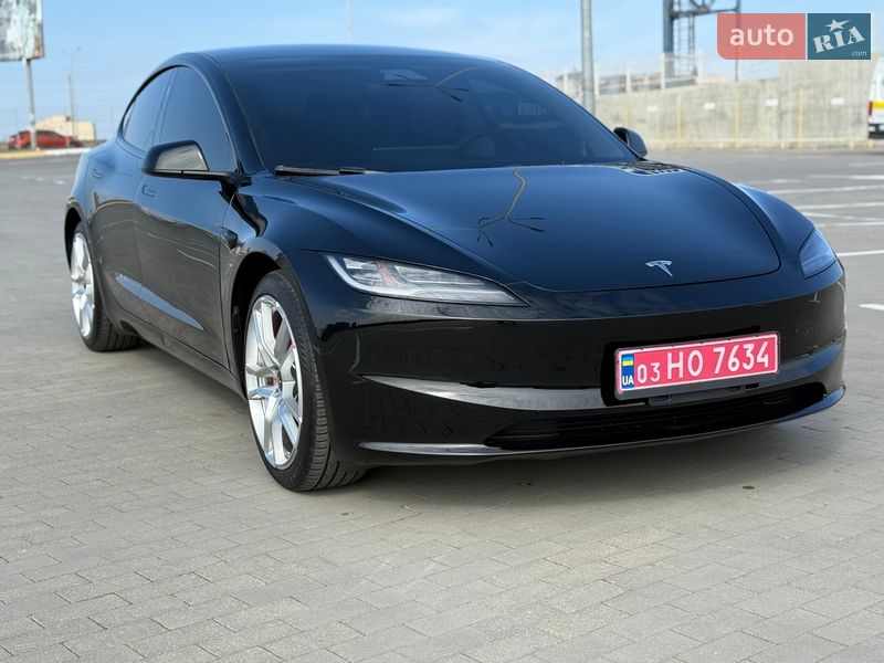 Седан Tesla Model 3 2024 в Одесі