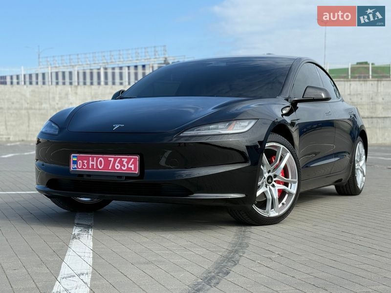 Седан Tesla Model 3 2024 в Одесі