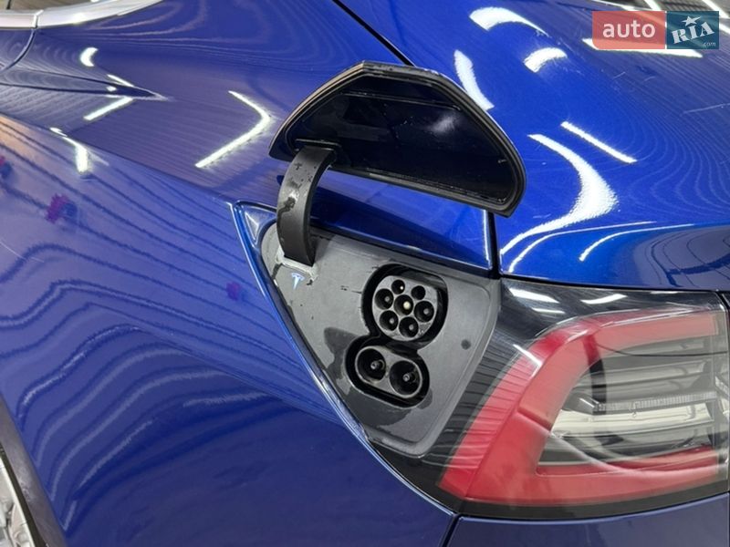 Седан Tesla Model 3 2019 в Киеве