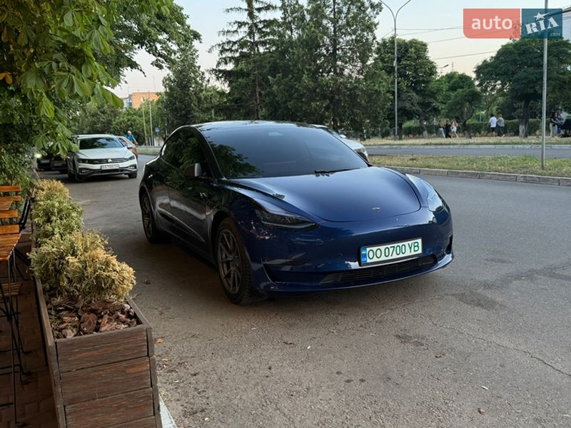 Tesla Model 3 2020