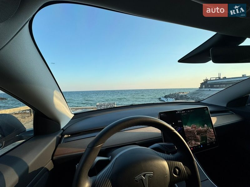Седан Tesla Model 3 2020 в Одессе