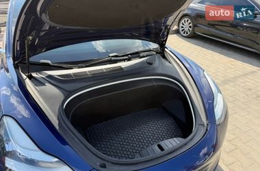 Седан Tesla Model 3 2018 в Ирпене