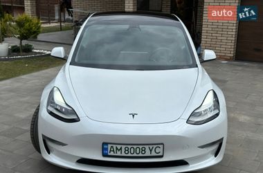 Седан Tesla Model 3 2020 в Коростене
