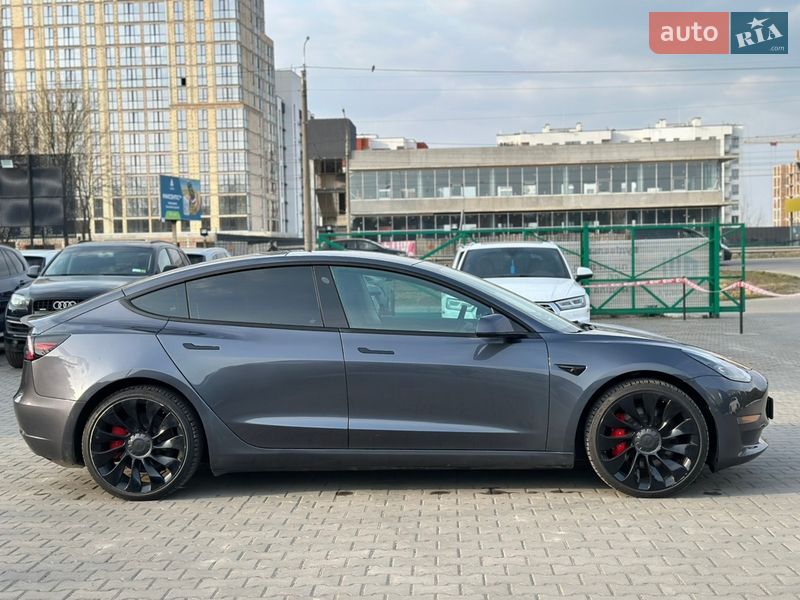 Седан Tesla Model 3 2022 в Луцке