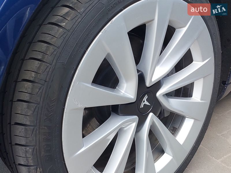 Седан Tesla Model 3 2022 в Баришівка