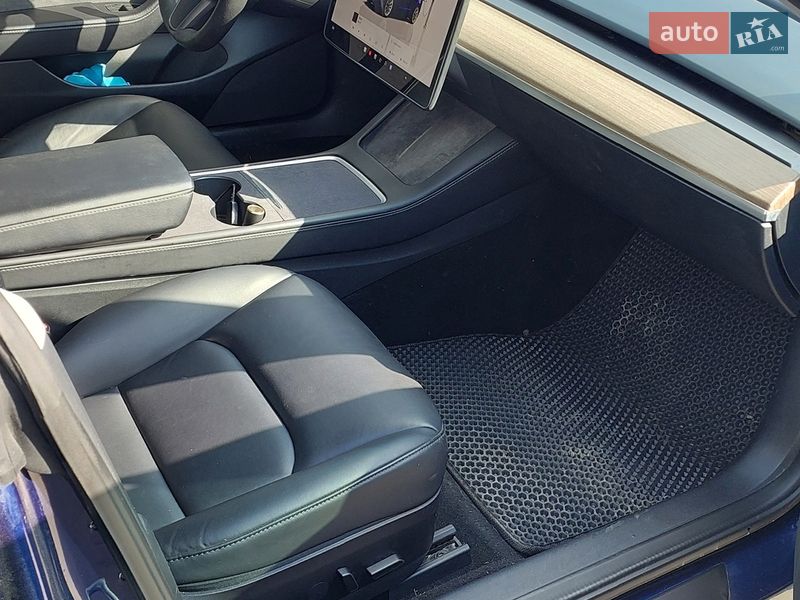 Седан Tesla Model 3 2022 в Баришівка