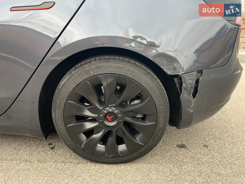 Седан Tesla Model 3 2023 в Полтаві