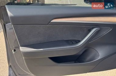 Седан Tesla Model 3 2023 в Полтаві