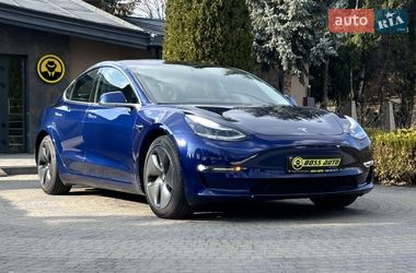 Седан Tesla Model 3 2019 в Львове