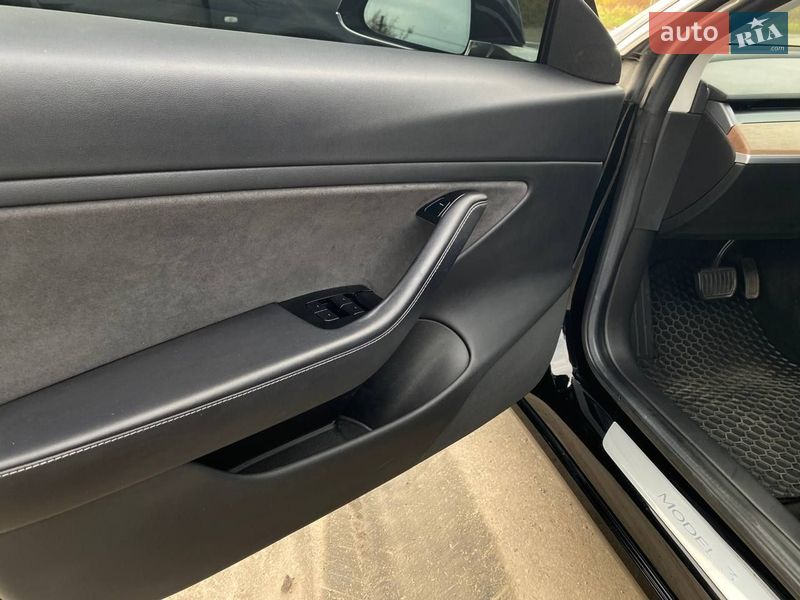 Седан Tesla Model 3 2018 в Ковеле