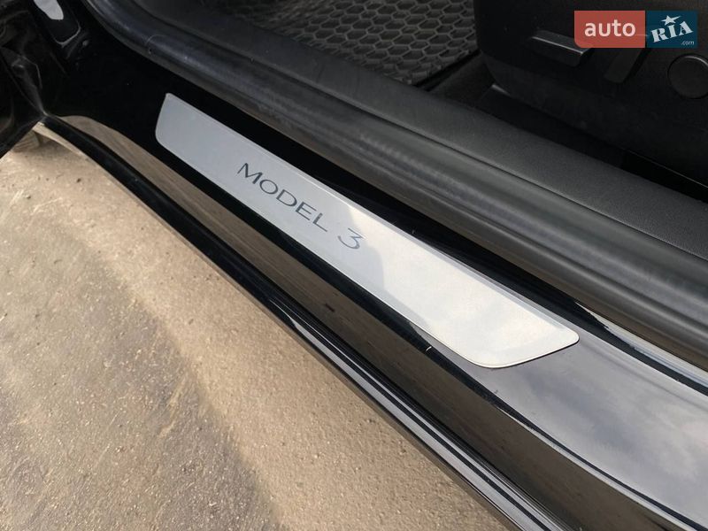 Седан Tesla Model 3 2018 в Ковеле