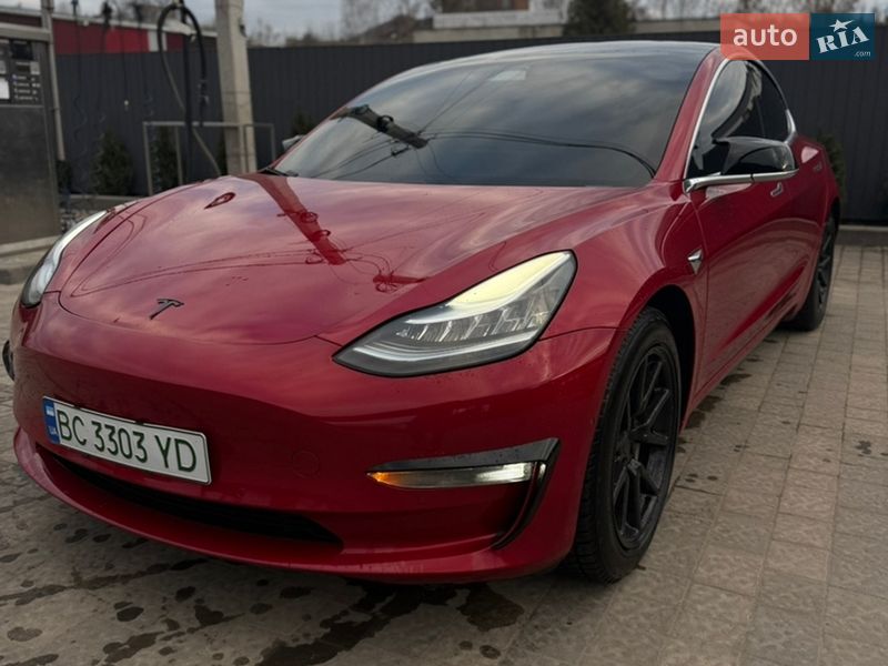 Седан Tesla Model 3 2020 в Перемышлянах