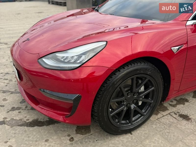 Седан Tesla Model 3 2020 в Перемышлянах