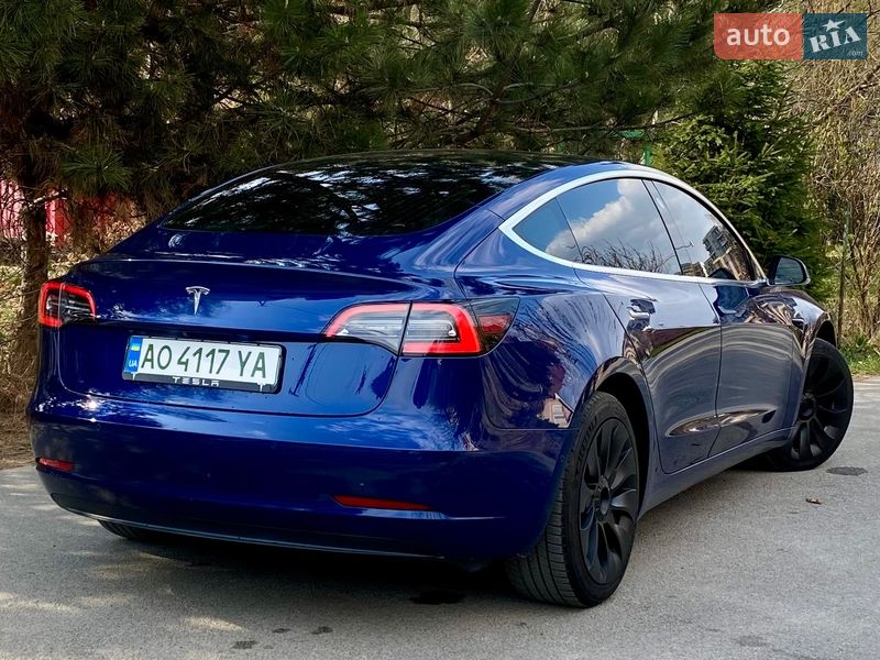 Седан Tesla Model 3 2019 в Ужгороде