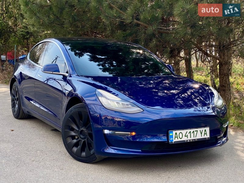 Седан Tesla Model 3 2019 в Ужгороде