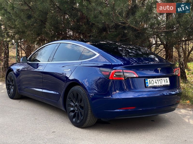 Седан Tesla Model 3 2019 в Ужгороде