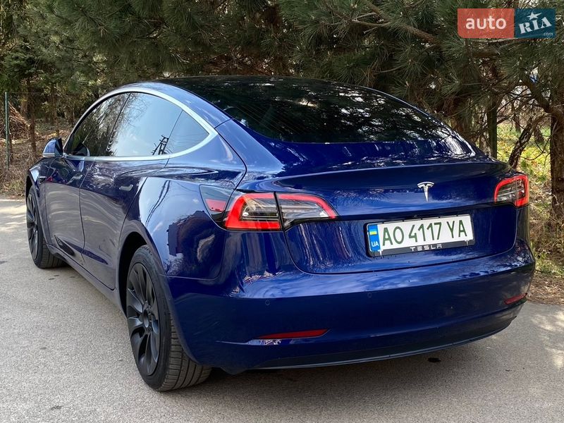 Седан Tesla Model 3 2019 в Ужгороде