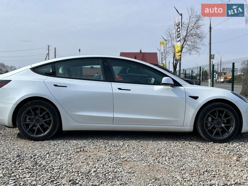 Седан Tesla Model 3 2022 в Коломиї