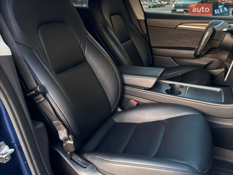 Седан Tesla Model 3 2022 в Киеве