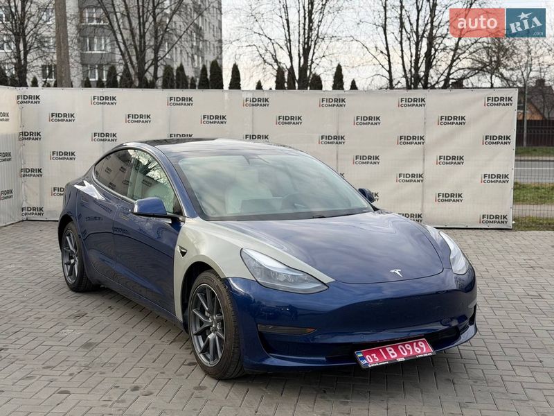 Tesla Model 3 2021