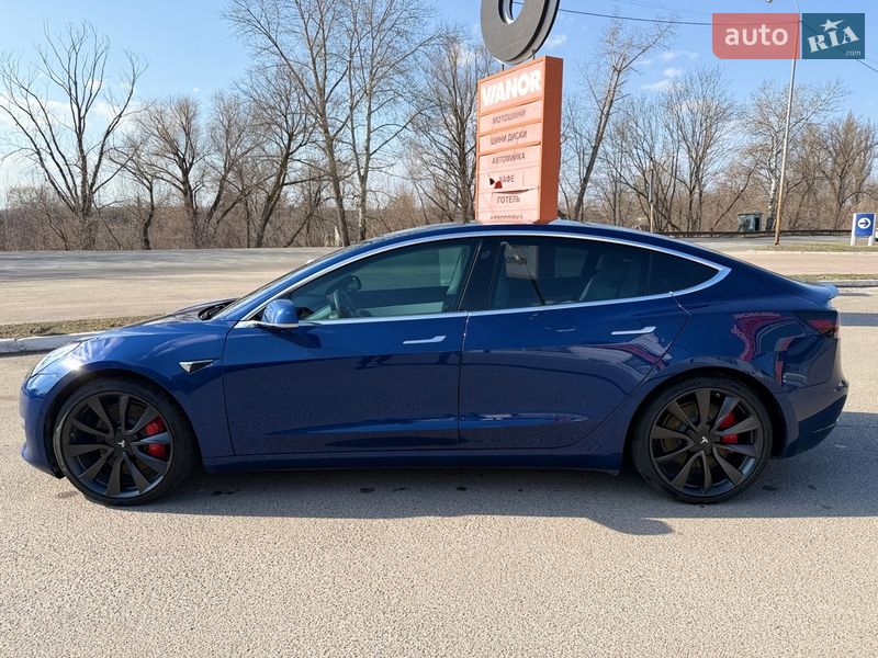 Седан Tesla Model 3 2020 в Киеве фото 3 Седан Tesla Model 3 2020 в Киеве
