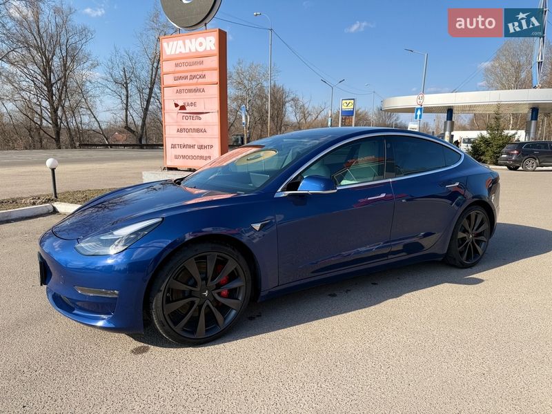 Седан Tesla Model 3 2020 в Киеве фото 7 Седан Tesla Model 3 2020 в Киеве