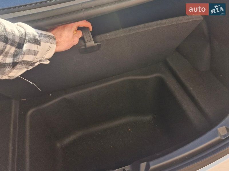 Седан Tesla Model 3 2022 в Львове